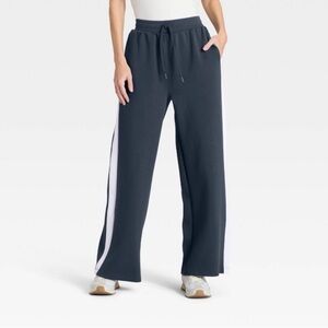 ALL IN MOTION NWT high rise airy sleek pants -navy/cream - XS & M